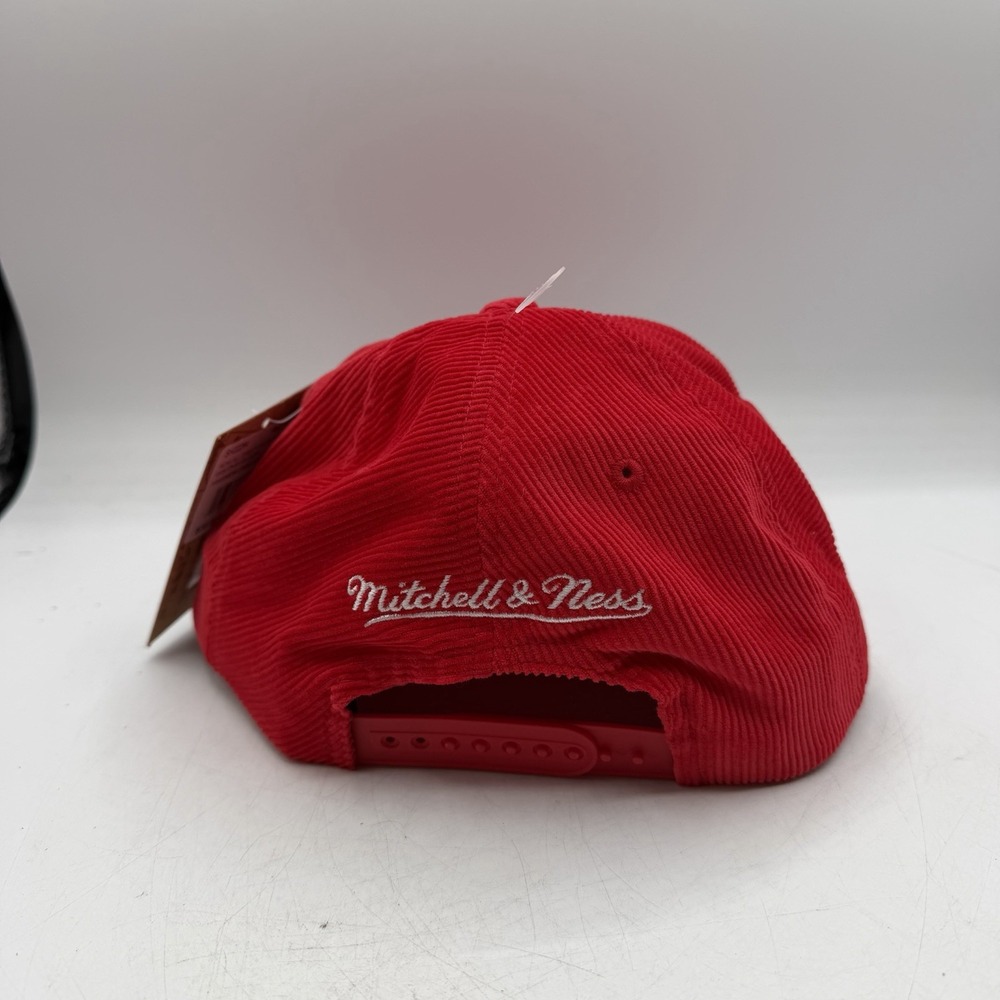 Mitchell & Ness Wisconsin Badgers Hat Cap Snapback Adjustable Red Corduroy Retro - Picture 5 of 10